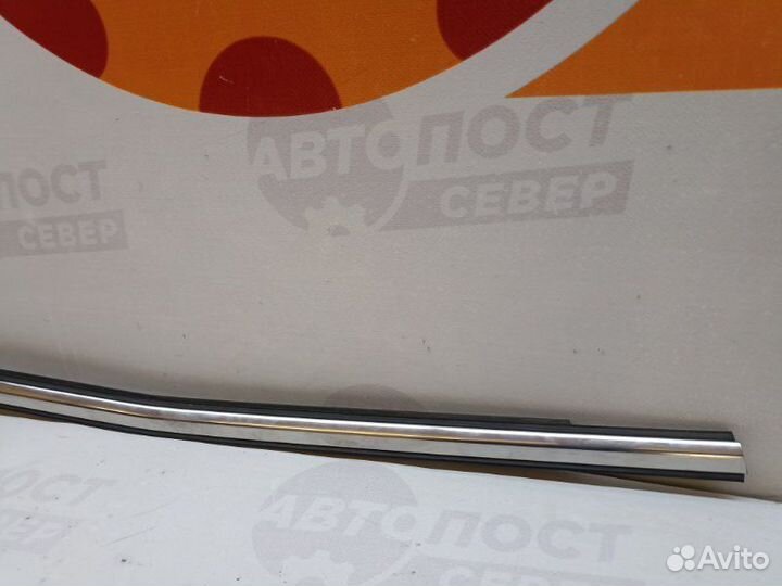 Молдинг стекла задний правый Mazda Cx-7 ER3P