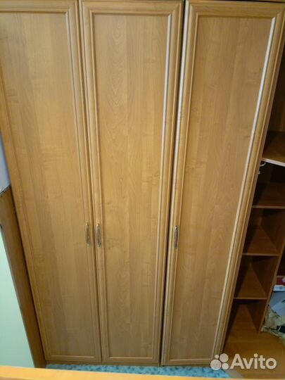 Шкаф