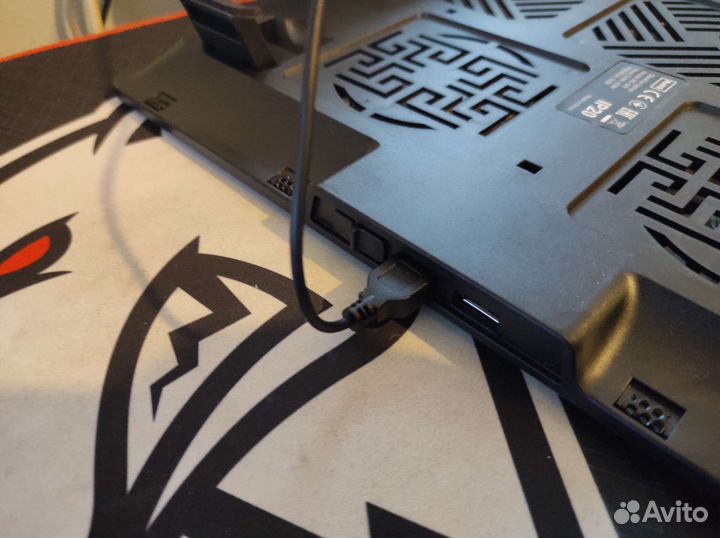 Подставка с охлаждением под ноутбук