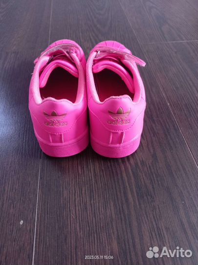 Кроссовки для девочки