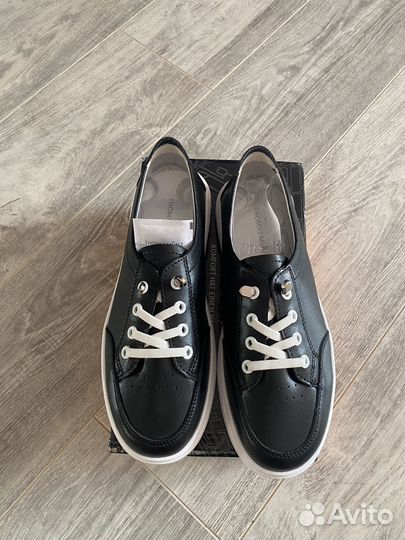 Обувь женская 41 размер tomas munz