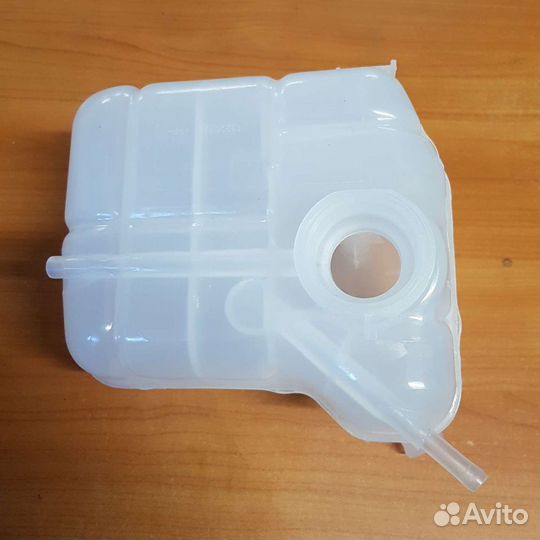 Бачок расширительный Opel Insignia без поплавка