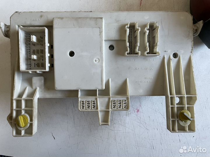 Блок предохранителей Ford Focus II/Ford Kuga