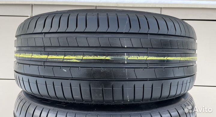 Pirelli P Zero PZ4 245/45 R20