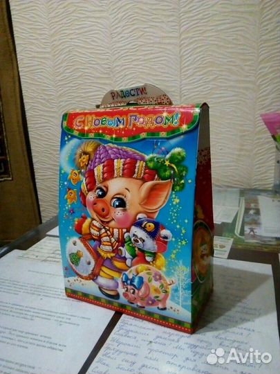 Отдам новогодние коробочки для подарков