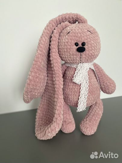 Мягкая игрушка плюшевый зайка (вязаная зайка)