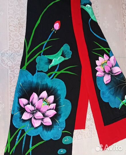 Шарф женский с ручной росписью с лотосами Новый