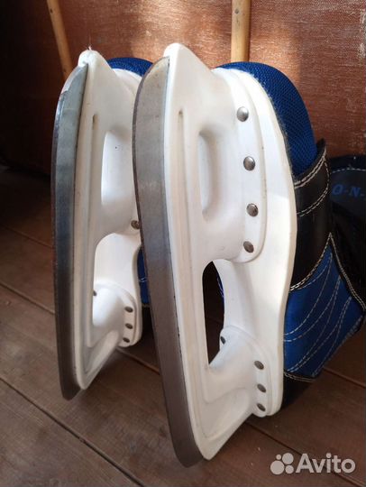 Коньки хоккейные 43 размер