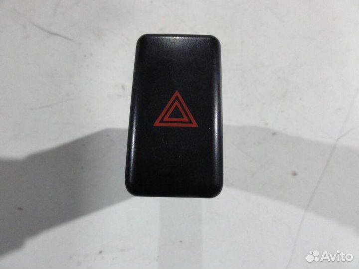 Кнопка аварийной сигнализации Mazda Axela седан ZY