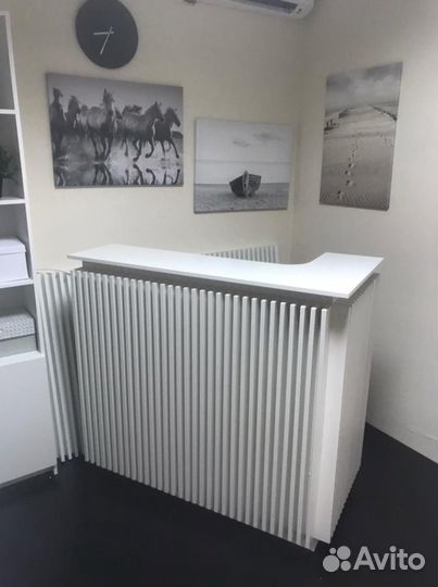 Стойка ресепшн