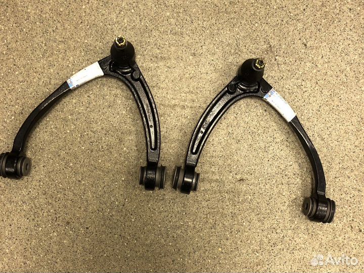 Рычаги передние верхние Chevrolet Tahoe Тахо 07-14