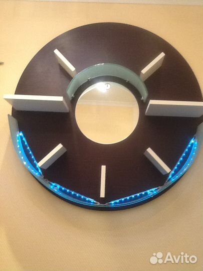 Круглая полка -Витрина на стену