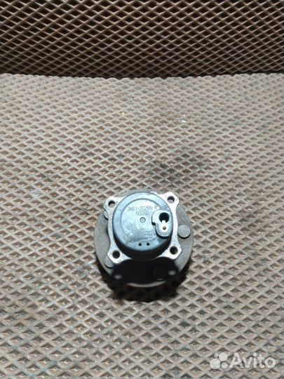 Ступица задняя правая Mazda Axela BK3P L3VE 2003