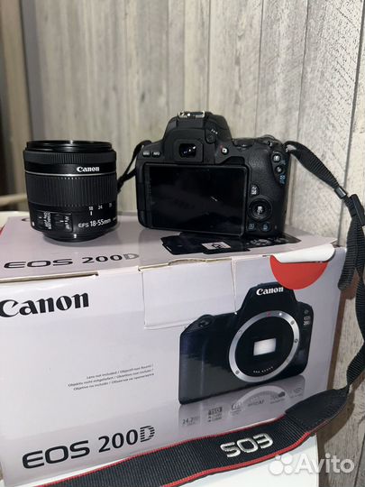 Зеркальная камера canon еоs 200D