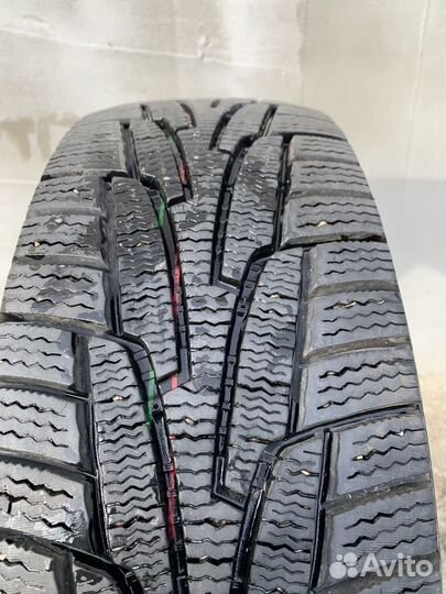 Kumho I'Zen KW31 215/65 R16