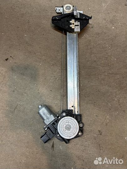 Стеклоподъемник левый задний Honda Civic 4D 8 кузо