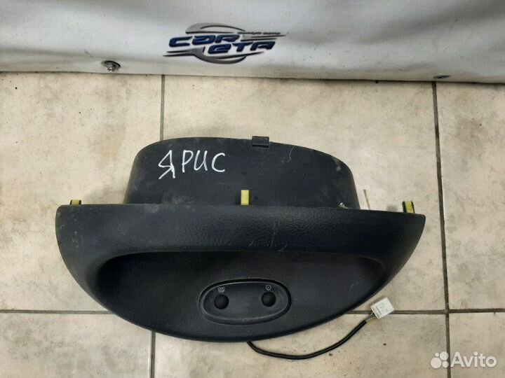 Накладка на панель приборов Toyota Yaris 1SZ FE