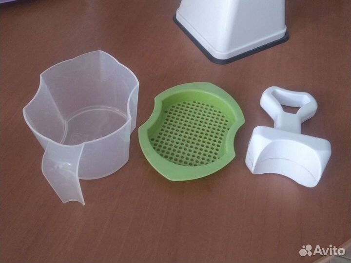 Соковыжималка шнековая механическая