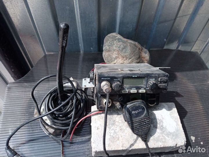 Автомобильная рация с антенной