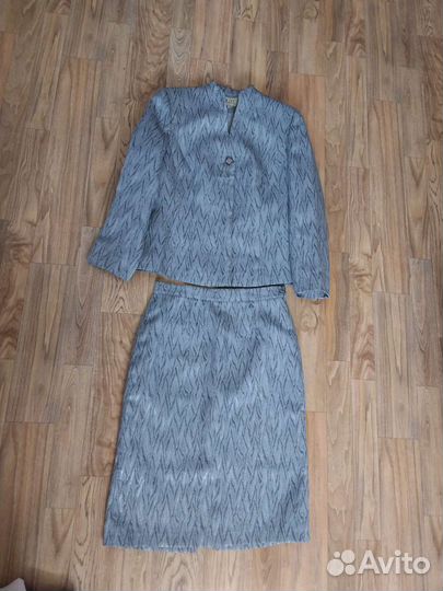 Костюм жакет и юбка 46 размер