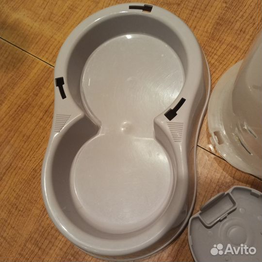 Кормушка для домашних животных