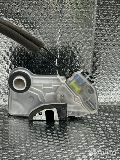 Замок двери передней левой Toyota Camry XV70, 2018