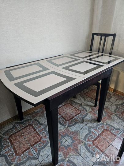 Кухонный стол и стулья бу