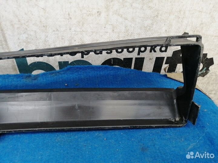 Воздуховод LR082887 HY32-8A095-AD Land Rover