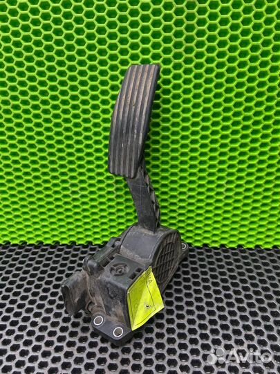 Педаль газа электрическая LADA Priora 21701108500