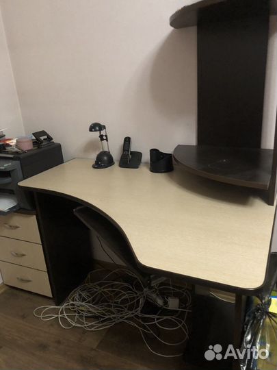 Стол угловой