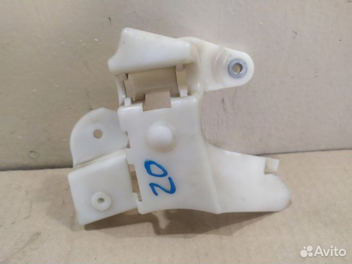 Кронштейн задний левый Volkswagen Passat B7 B7