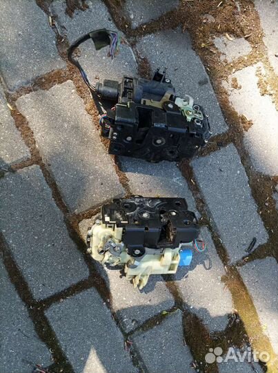 Golf 4 замок двери правый