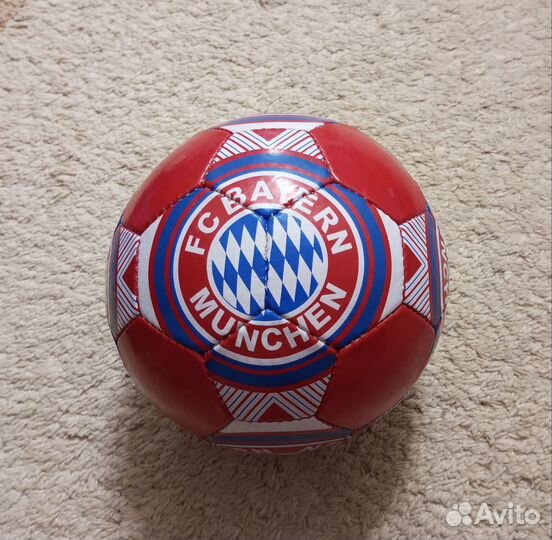 Футбольные мячи