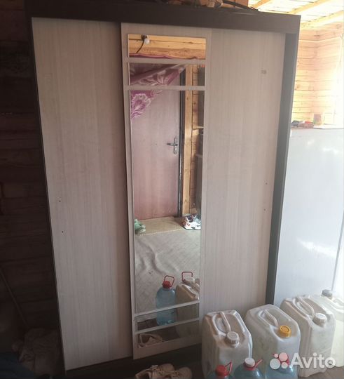 Шкаф купе с зеркалом