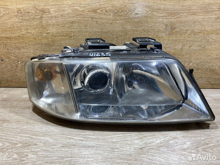 Фара правая Audi A6 C5 дорестайлинг 142319