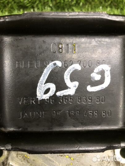 Опора двигателя правая Peugeot 308