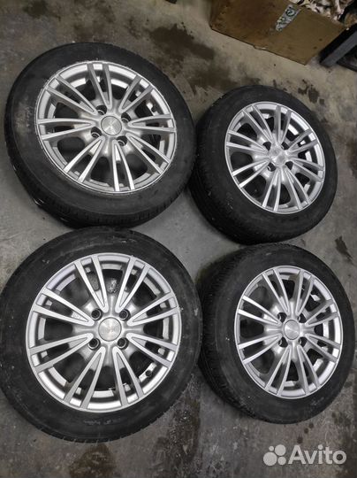 R15 4/98 новые литые диски на ваз