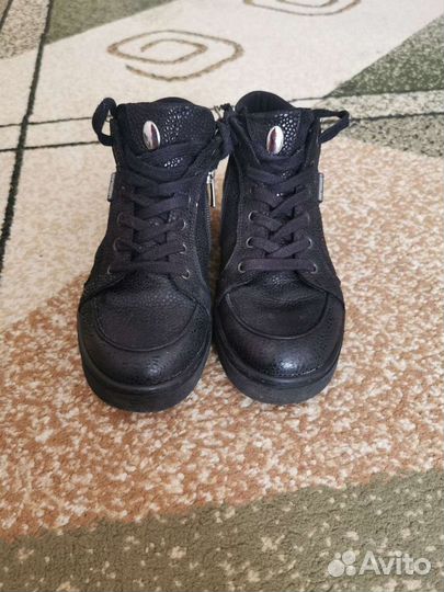 Обувь для девочки 34 р