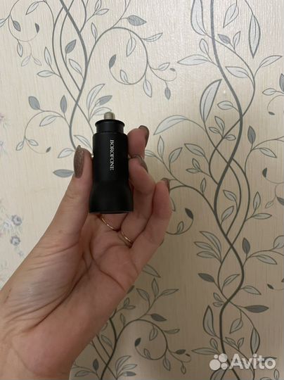 Автомобильное зарядное устройство