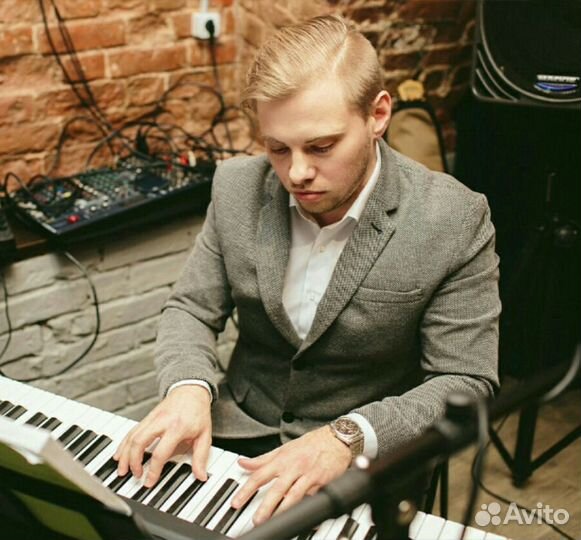 Обучение эстрадному вокалу, фортепиано