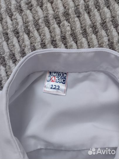 Школьная форма - брюки и белые рубашки 122-128рост