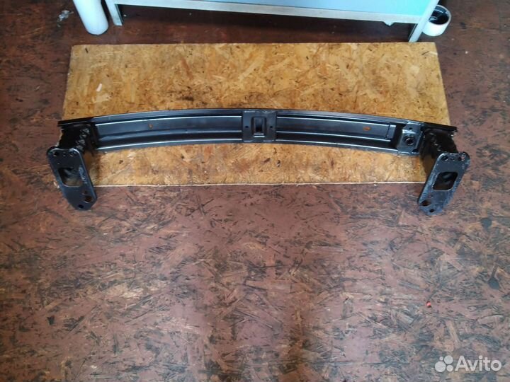 Усилитель переднего бампера Kia Rio 3 Solaris 1