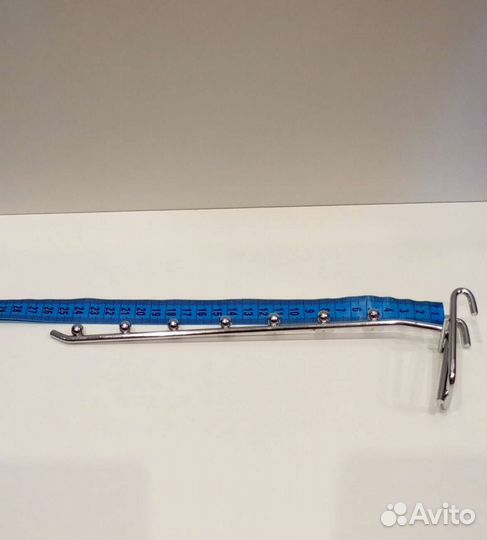 Крючки для экономпанелей хром