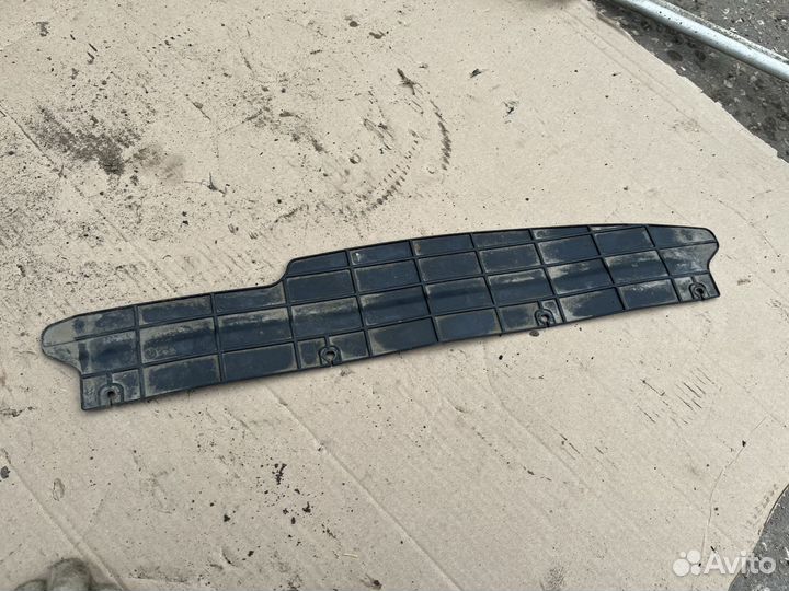 Пыльник радиатора Киа Рио 3