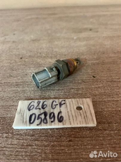 Датчик температуры Ford Mazda L35G18840