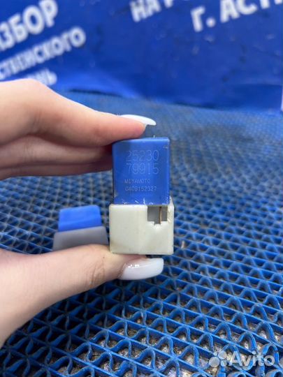 Реле Nissan Cefiro A33 седан VQ20 2000