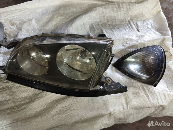 Фара на Toyota Caldina 2 левые