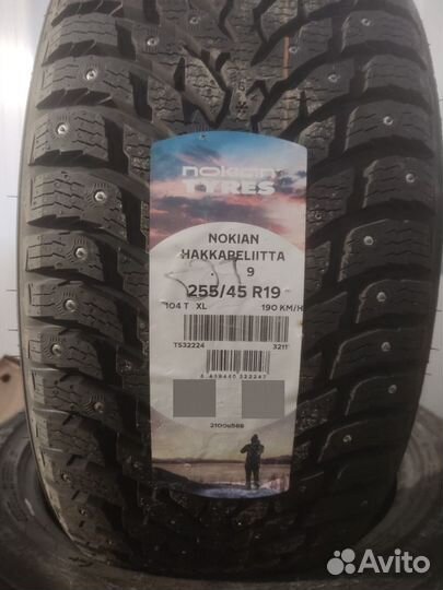 Nokian Tyres Hakkapeliitta 9 255/45 R19