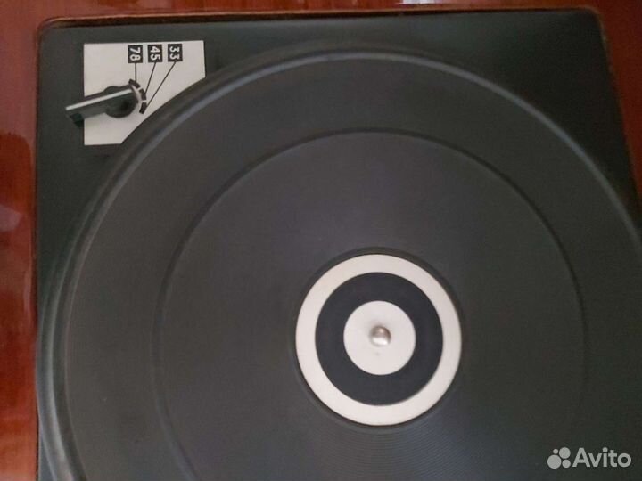 Проигрыватель пластинок Вега.Стерео