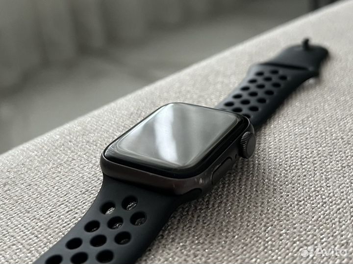 Apple Watch Series 5 40mm 96